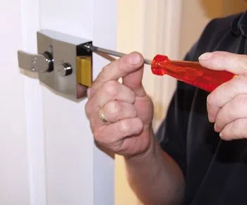 Neighborhood Locksmith Store Louisville, KY 502-255-1503 - lock-locksmith